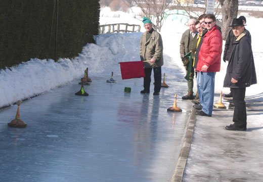 2005_eisstock03
